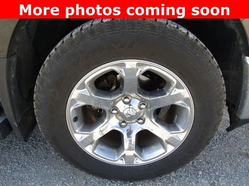 Used 2018 RAM 1500 Laramie image 9