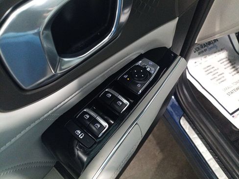Used 2025 Kia Sorento SX FWD image 13