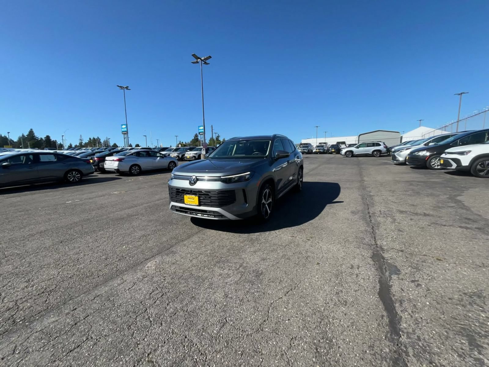 Used 2026 Volkswagen Tiguan SE AWD/4WD image 6
