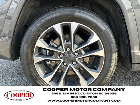 Used 2022 Jeep Grand Cherokee Overland w/ Advanced Protech Group III image 17