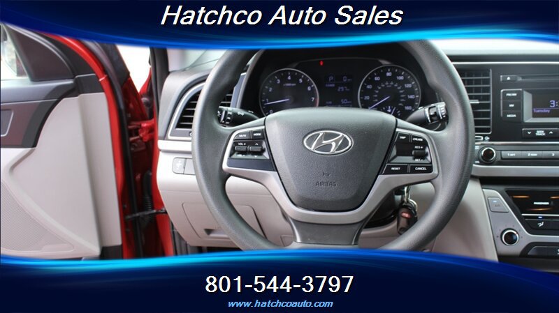 Used 2017 Hyundai Elantra SE FWD image 14