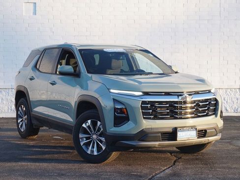 Used 2026 Chevrolet Equinox LT image 2