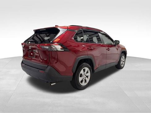 Used 2019 Toyota RAV4 LE image 6