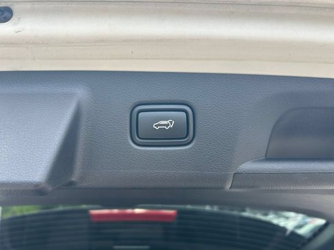 Used 2024 Hyundai Palisade SEL FWD image 17