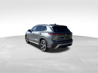 New 2026 Volkswagen Tiguan SE FWD video 3