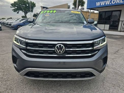 Used 2023 Volkswagen Atlas SE w/ Panoramic Sunroof Package FWD image 2