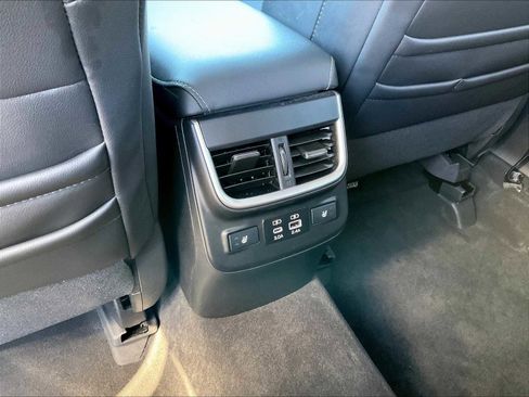 Used 2025 Subaru Outback Limited image 27