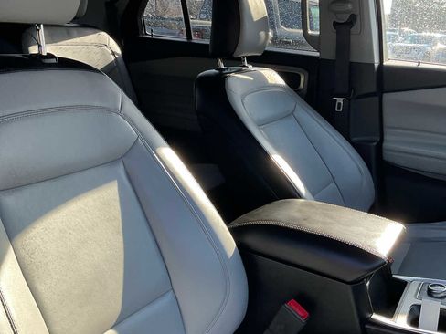 Used 2021 Ford Explorer XLT w/ Equipment Group 202A image 59