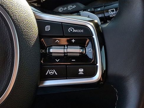 Certified 2023 Kia Sorento SX Prestige image 16