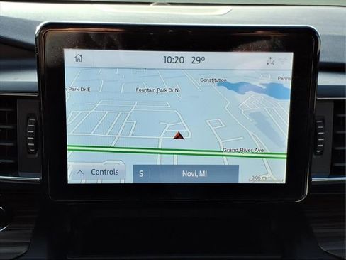 Used 2020 Ford Explorer Limited image 18