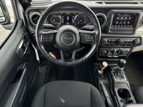 Used 2023 Jeep Wrangler Willys image 11