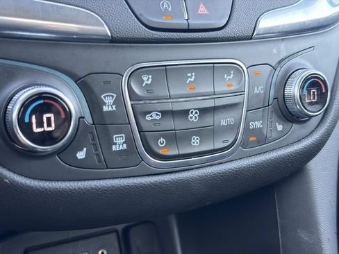 Used 2024 Chevrolet Equinox LT AWD/4WD image 25