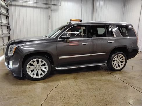 Used 2015 Cadillac Escalade Luxury image 5