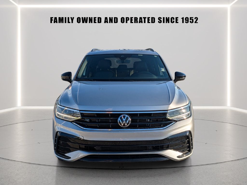 Certified 2023 Volkswagen Tiguan SE R-Line FWD image 6