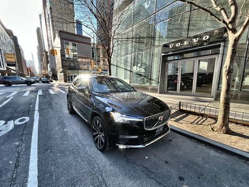 Certified 2023 Volvo XC60 B5 Ultimate AWD/4WD image 1