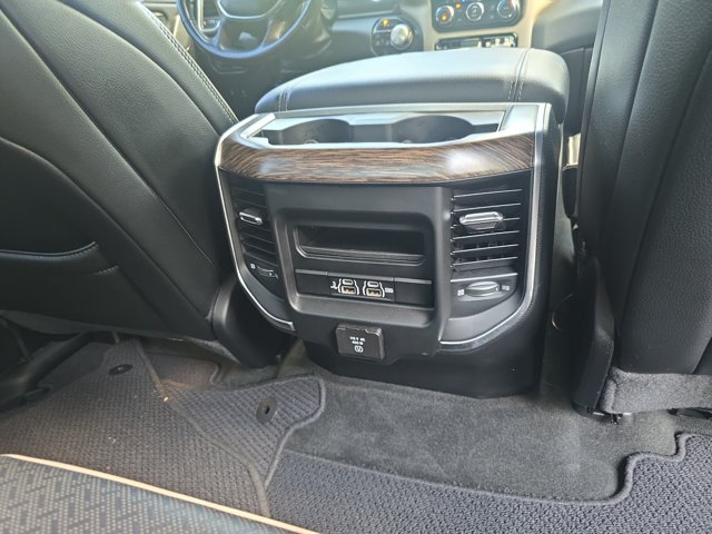 Used 2018 Chevrolet Silverado 1500 Custom w/ Custom Value Package RWD image 17