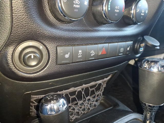 Used 2016 Jeep Wrangler Unlimited Sahara AWD/4WD image 27
