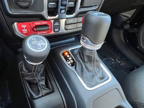 New 2026 Jeep Wrangler Unlimited Rubicon AWD/4WD image 25
