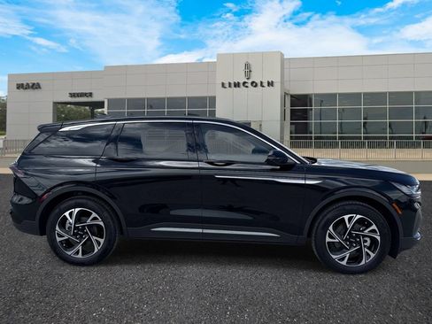 New 2026 Lincoln Nautilus Premier AWD/4WD image 2