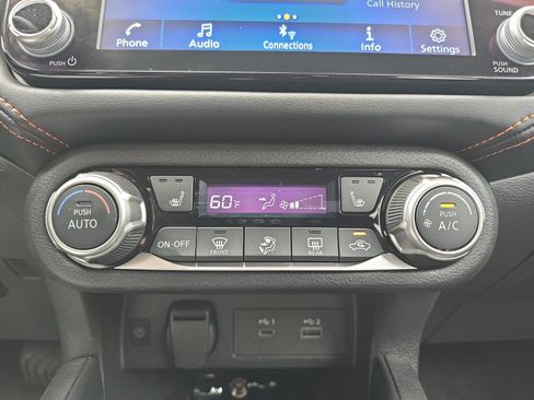 Used 2025 Nissan Versa SR w/ Trunk Package FWD image 25