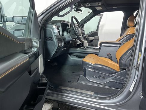 Used 2024 Ford F350 Platinum image 9