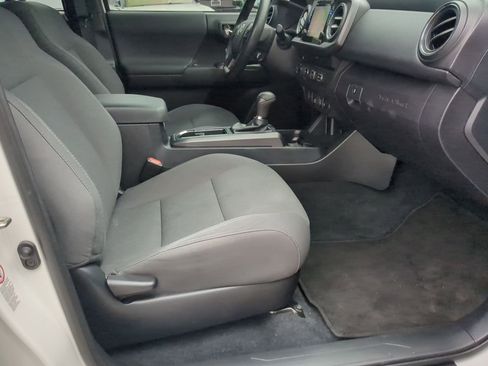 Used 2019 Toyota Tacoma TRD Off-Road image 26