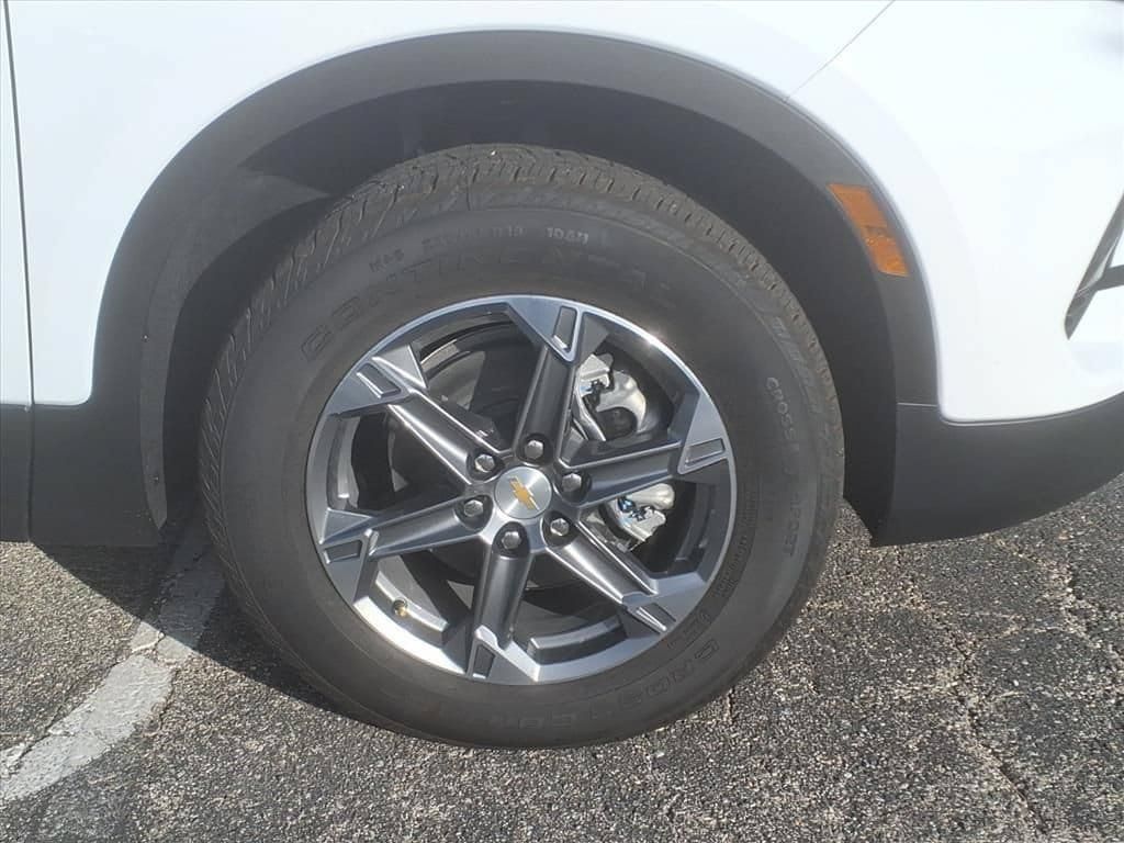 New 2026 Chevrolet Blazer LT w/ Convenience Package AWD/4WD image 11