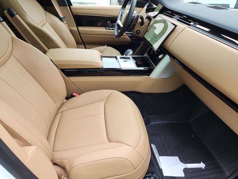 New 2026 Land Rover Range Rover SE AWD/4WD image 3