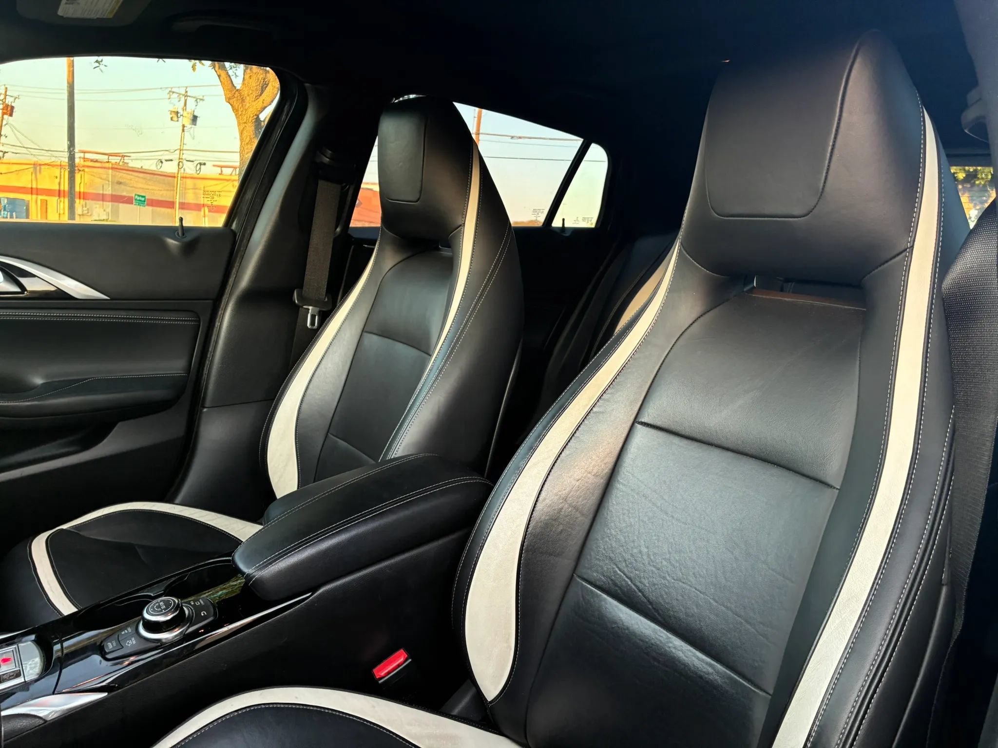 Used 2017 INFINITI QX30 Sport w/ Sport Leather Package FWD image 12