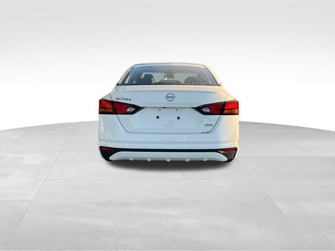 New 2025 Nissan Altima 2.5 SV image 3