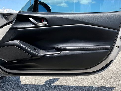 Used 2022 MAZDA MX-5 Miata Sport image 25