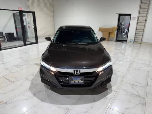 Used 2018 Honda Accord EX image 2