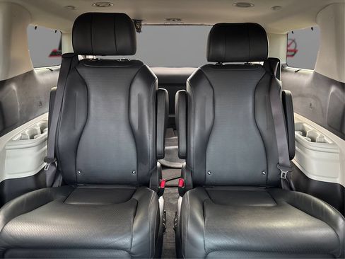 Used 2023 Kia Carnival SX Prestige FWD image 19