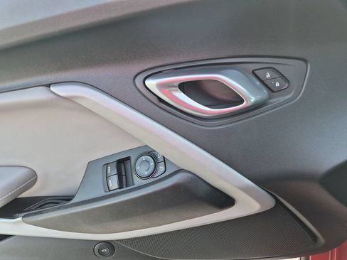 Used 2019 Chevrolet Camaro LT RWD image 13