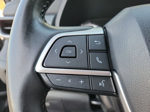 Used 2022 Toyota Highlander LE image 21