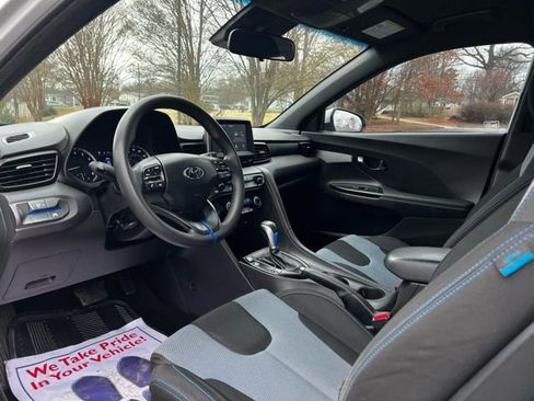 Used 2019 Hyundai Veloster 2.0 image 12