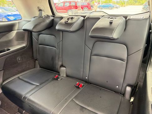 Certified 2024 Nissan Pathfinder Platinum FWD image 30