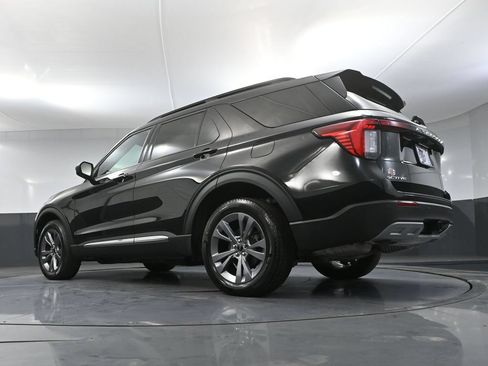 Used 2025 Ford Explorer Active w/ Active Comfort Package AWD/4WD image 56