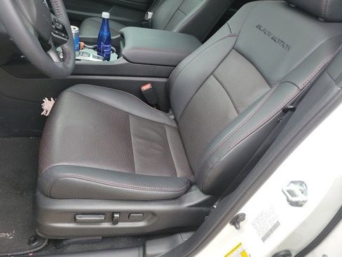 Used 2025 Honda Passport Black Edition image 11