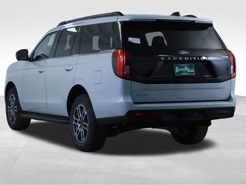 New 2026 Ford Expedition Active image 13
