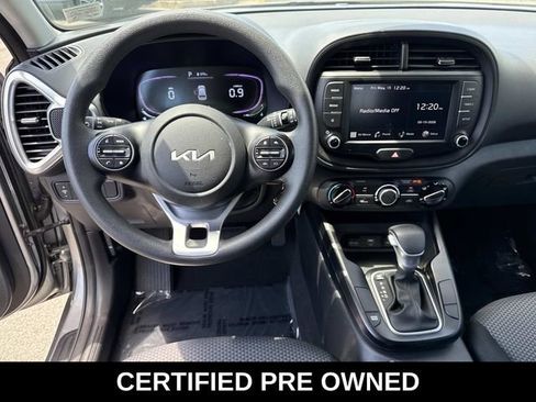Used 2025 Kia Soul LX FWD image 17