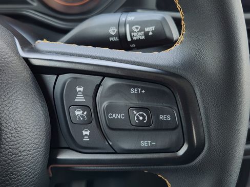 Used 2024 Jeep Gladiator Mojave AWD/4WD image 31