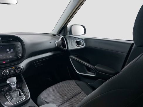 Certified 2025 Kia Soul LX image 22