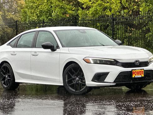 Used 2022 Honda Civic Sport image 2