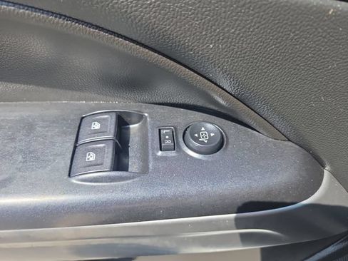 Used 2022 Chevrolet Colorado LT w/ Fleet Safety Package AWD/4WD image 17