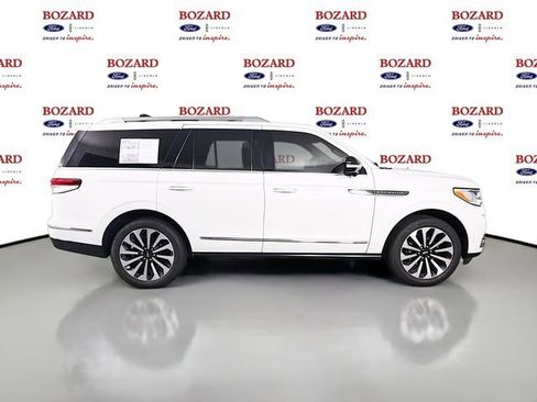 Used 2022 Lincoln Navigator Reserve AWD/4WD image 9