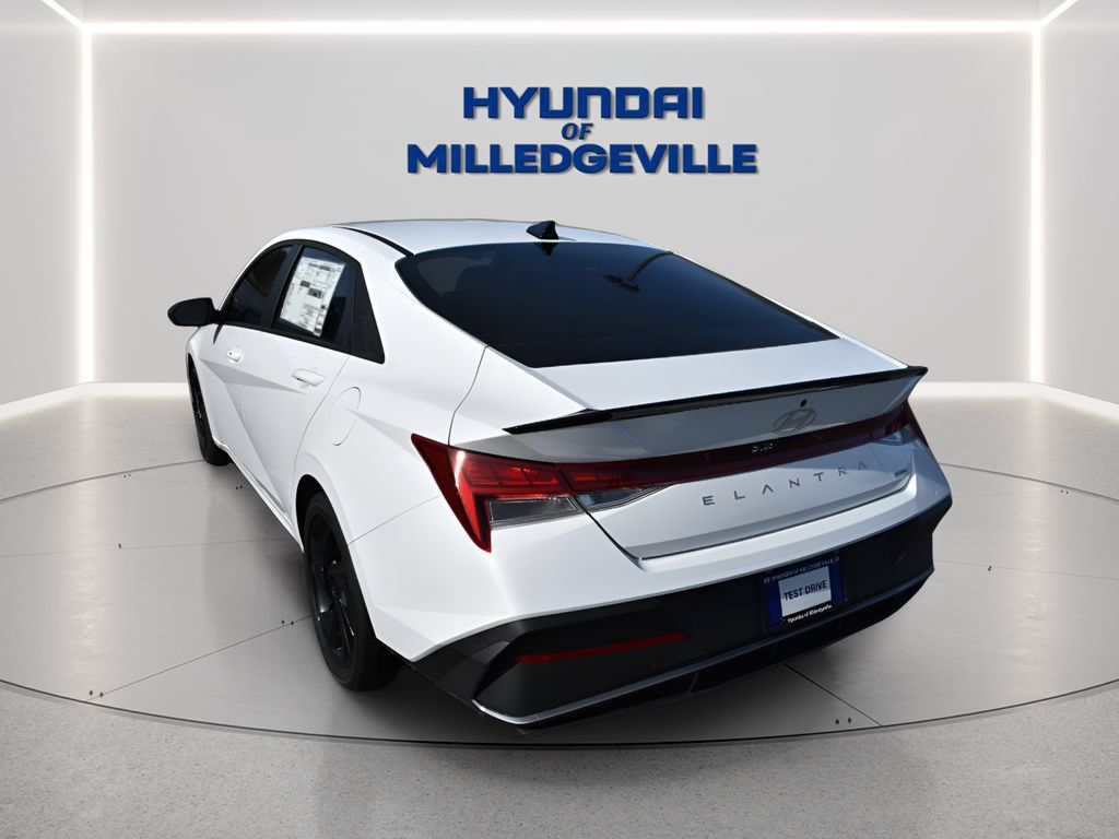 New 2026 Hyundai Elantra SEL FWD image 2