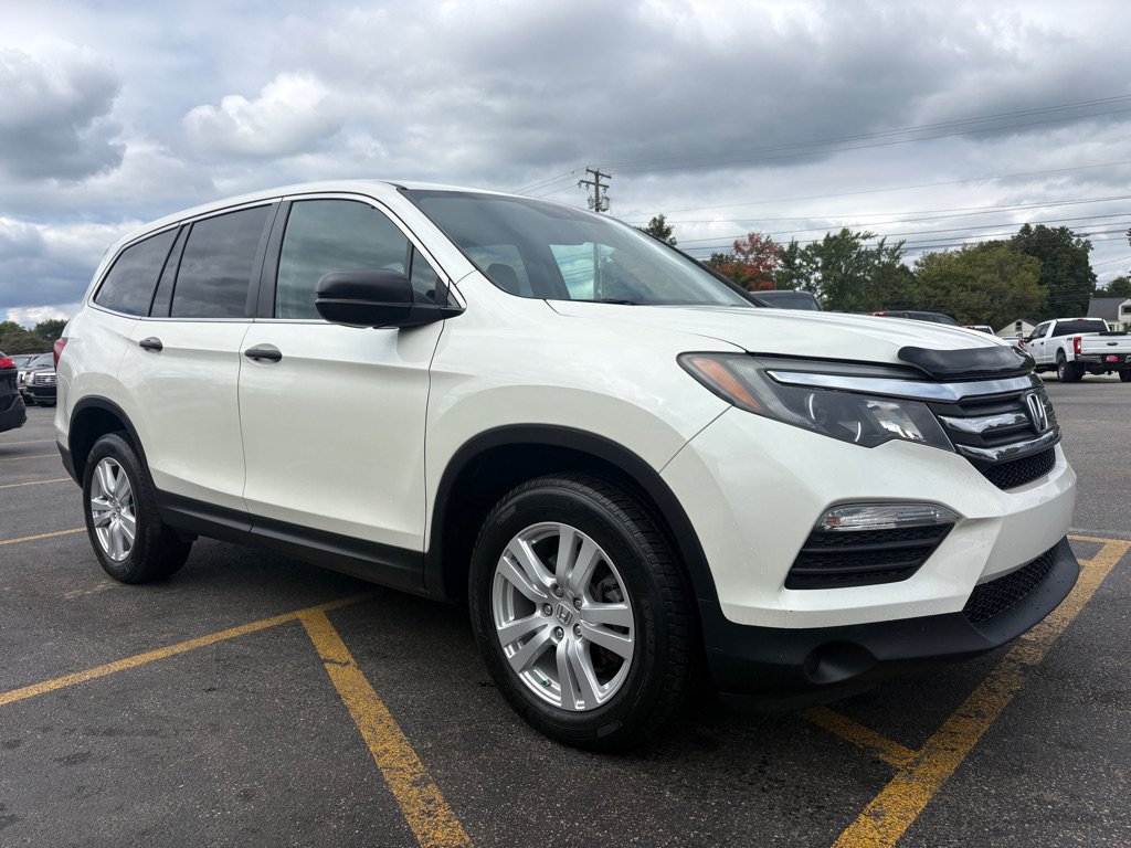 Used 2017 Honda Pilot LX image 4