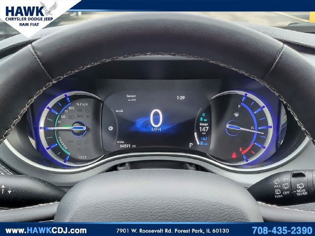 Used 2024 Chrysler Pacifica Limited FWD image 17