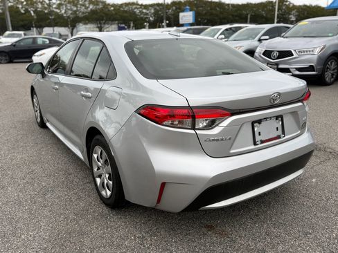 Used 2021 Toyota Corolla LE image 9